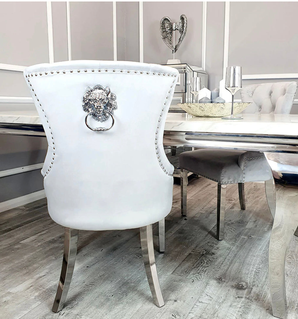 2M Louise Table With 8 Chelsea Lion Knocker Chairs